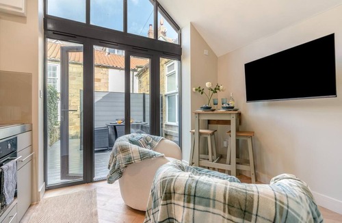 Sandsend Apartment | 1 Bed in Sandsend (oc-s37204)