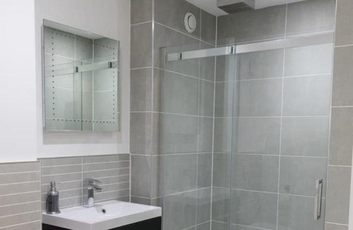 St. Davids Apartment | 1 Bed Studio - Sleeps 4 - Parking - Wifi