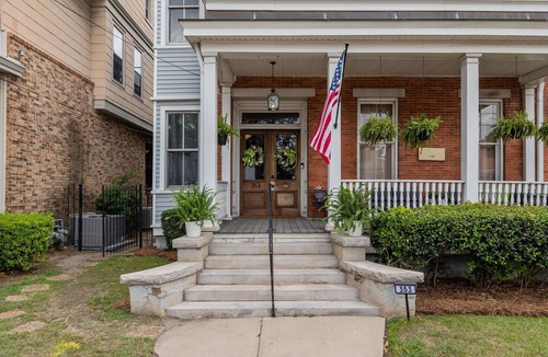 Olde Town Augusta Apartment | 1 Bedroom, 1 Bathroom suite in Downtown Augusta. The sleeping arrangements for this unit are two queen beds and a pull-out couch in the living room.