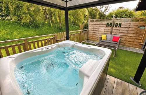 Raywell Ski Chalet | 1 bedroom accommodation in Raywell, Beverley