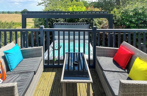 Raywell Ski Chalet | 1 bedroom accommodation in Raywell, Beverley