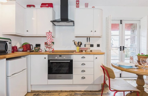 Llandwrog Cottage | 1 bedroom accommodation in Llandwrog, near Caernarfon