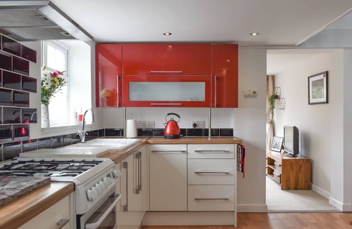 Tiptoe Cottage | 1 bedroom accommodation in Sway, near Lymington