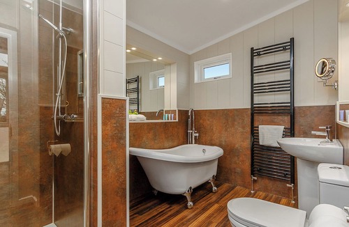 Cheddar Ski Chalet | 1 bedroom accommodation in Cheddar