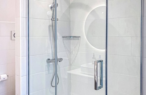 Brundall Cottage | 1 bedroom accommodation in Brundall, Norwich