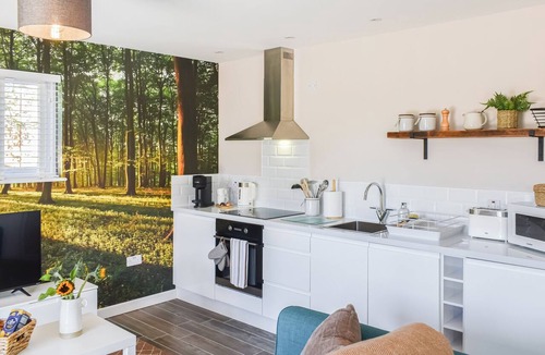 Aylburton Cottage | 1 bedroom accommodation in Lydney, Forest of dean