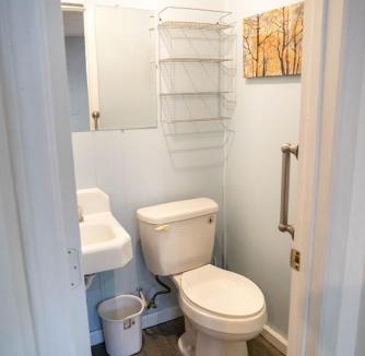 Pilot Mountain Apartment | 1-bedroom apartment, sleeps 4, in lovely Pilot Mountain-walk to Main st! Unit 2