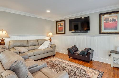 Lewisburg House | 1 Block to Dtwn Lewisburg! Quiet Home w/Decks