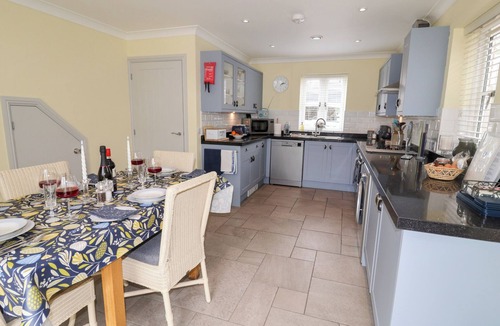 Long Melford Cottage | 1 COCONUT COTTAGE, LONG MELFORD, pet friendly in Long Melford
