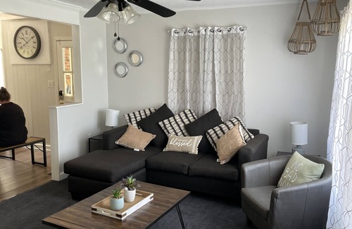 Lexington House | 1 king/2queen bd home next to big park
