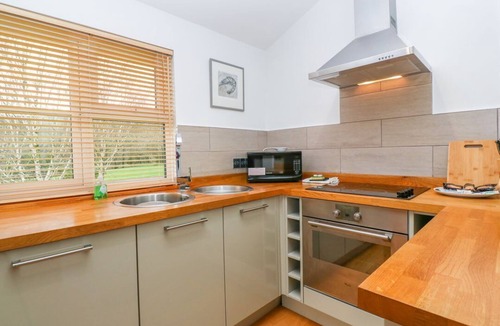 Looe Cabin | 1 Lake View, Lanreath