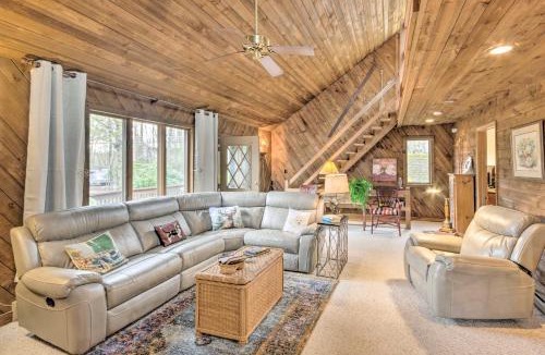 Charter Hills House | 1 Mi to Beech Mtn Home with Furnished Deck