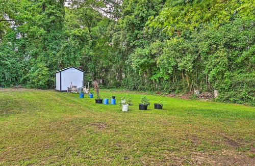 Lillington House | 1 Mi to Cape Fear River: Pet-Friendly Retreat