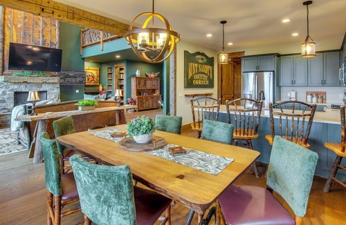 Glenville House | 1 Mi to Panthertown Valley: Mountain Lodge w/Deck