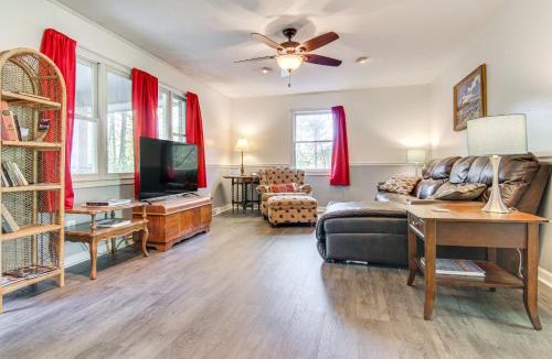 Pisgah Forest House | 1 Mi to Pisgah Natl Forest Wooded Haven with Deck