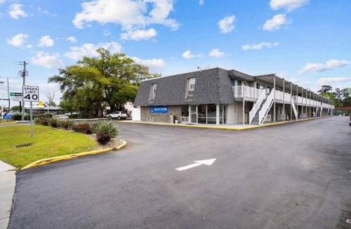 Wilmington Apartment | 1 Queen Bed|Nsmk,Kitchen