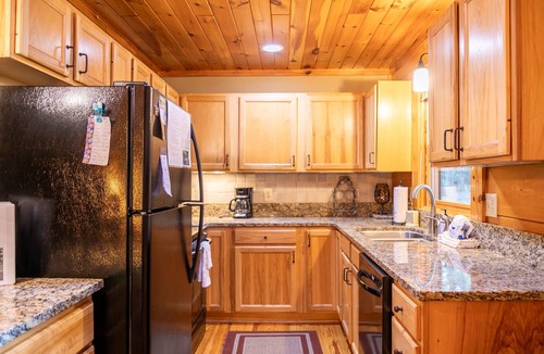 Vilas Cabin | 1 Sweet Seclusion -Peaceful cabin just outside of Boone with hot tub!