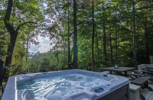 Vilas Cabin | 1 Sweet Seclusion -Peaceful cabin just outside of Boone with hot tub!