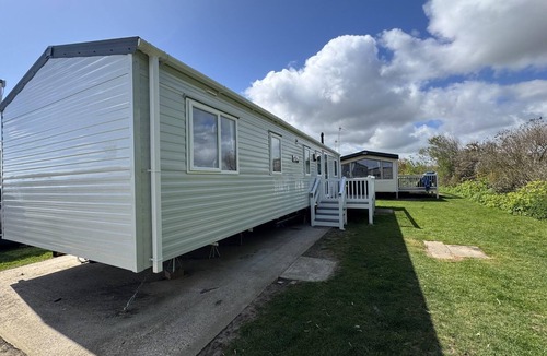 Hopton House | 10 berth caravan with side decking at Broadland Sands ref 20223BS