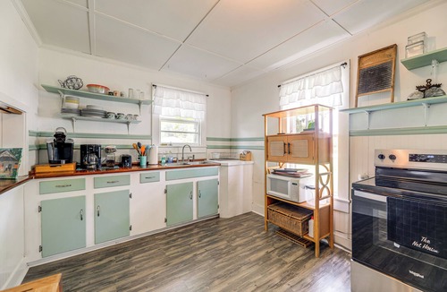 Marshallberg House | 10 Mi to Cape Lookout Ferry: Serene Coastal Escape