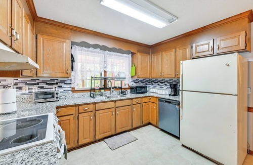 Charlotte House | 10 Mi to Dtwn: Family-Friendly Charlotte Home