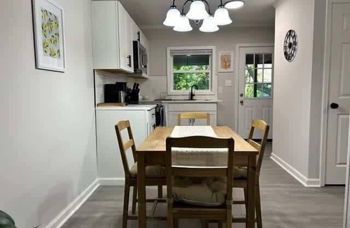 Southwest Raleigh House | 10 Min to Downtown | Desk | Fenced Yard | Wi-Fi