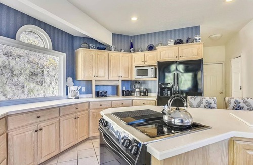 Skyland House | 10 Min TO DT, 16 min to Biltmore, Apartment Incl.