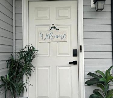 Norfolk House | 10 mins to Airport, 4 mins to base, 25 mins to Virginia Beach