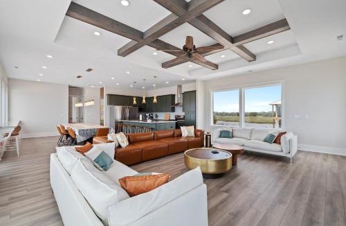 Oak Island House | 10 Oars