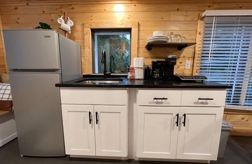 Apple Ridge Cabin | 100 mile view, 2.5 miles to downtown Blowing Rock.