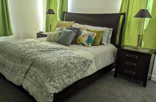 Southeast Raleigh House | 1000 m² House ∙ 3 bedrooms ∙ 6 guests