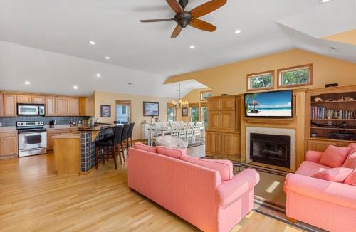 Ocean Hill House | 1010 - Sea the Light
