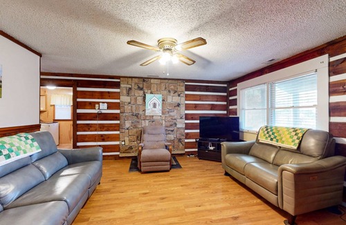 Qualla Cabin | 102 m² Cabin ∙ 2 bedrooms ∙ 4 guests
