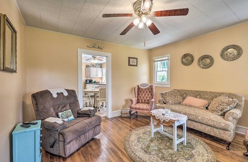 Bakersville Cottage | 102 m² Cabin ∙ 3 bedrooms ∙ 4 guests