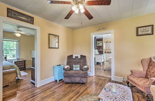Bakersville Cottage | 102 m² Cabin ∙ 3 bedrooms ∙ 4 guests