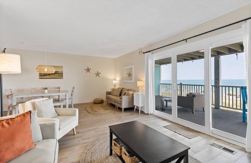 Wilmington Beach Condo | 102 m² Condo ∙ 3 bedrooms ∙ 6 guests