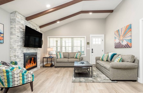 Swannanoa House | 102 m² House ∙ 2 bedrooms ∙ 6 guests