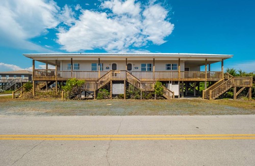 Topsail Beach House | 102 m² House ∙ 3 bedrooms ∙ 6 guests
