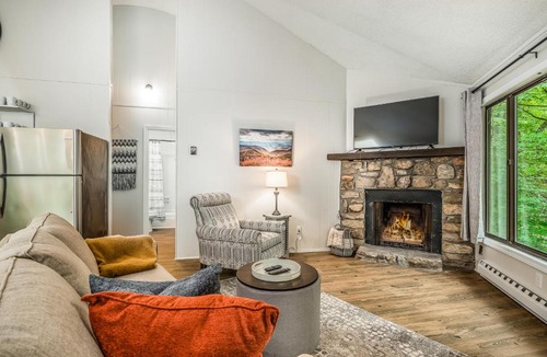 Beech Mountain House | 102 Village Cluster