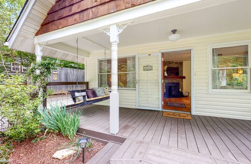 Black Mountain Cottage | 103 m² Cabin ∙ 2 bedrooms ∙ 4 guests