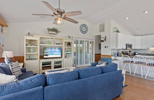 Corolla Village House | 1030 La Ballena Cottage *3 Min Walk to Beach