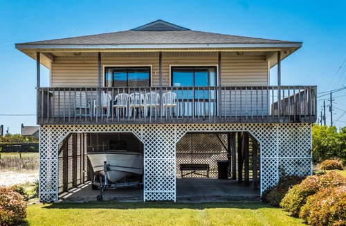 Topsail Beach House | 104 m² House ∙ 3 bedrooms ∙ 6 guests
