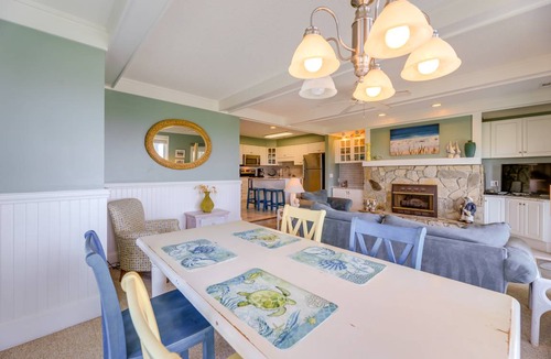 Emerald Isle Apartment | 105 m² Apartment ∙ 2 bedrooms ∙ 4 guests