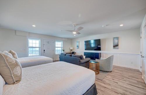 Surf City Apartment | 107 Queen Suite, 1st Floor Sundown