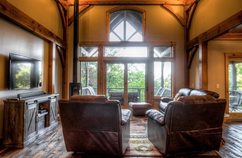Black Mountain House | 108 m² House ∙ 5 bedrooms ∙ 14 guests