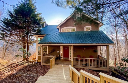 Cullowhee Cabin | 109 m² Cabin ∙ 2 bedrooms ∙ 6 guests