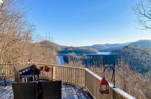 Cullowhee Cabin | 109 m² Cabin ∙ 2 bedrooms ∙ 6 guests