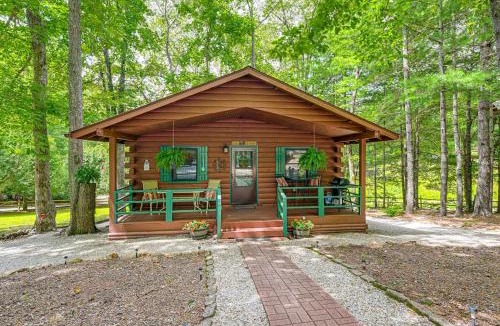 Franklin House | 11 Mi to Dtwn Franklin Cabin with Porch!