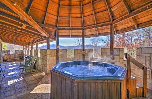 Murphy Villa | 11 Mi to Dtwn Murphy Gem with Hot Tub and Mtn Views!