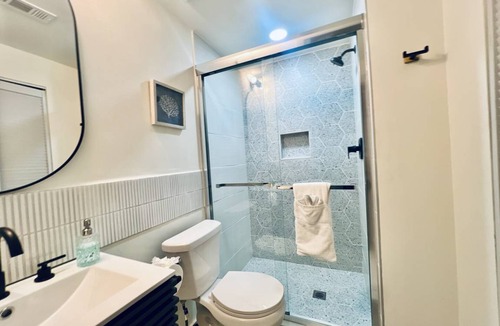 Northeast Raleigh House | 110 m² House ∙ 3 bedrooms ∙ 6 guests